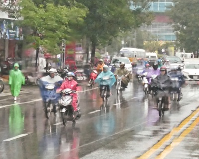 P1130103.cyclists.coveredup.jpeg.1